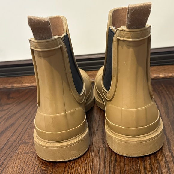 Hunter Chelsea Rain Boots - Picture 3 of 6
